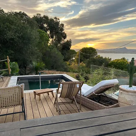 Vue Sur La Presqu'ile De Giens Hyeres